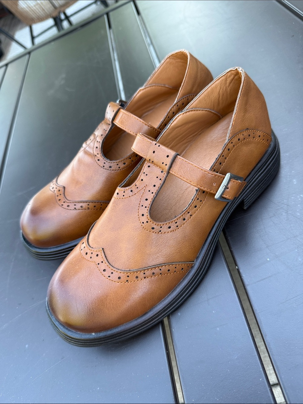 Tan Leather T-Strap Mary Janes Brogue Wingtip Flats Size 37 (7-7.5) vintage vibe